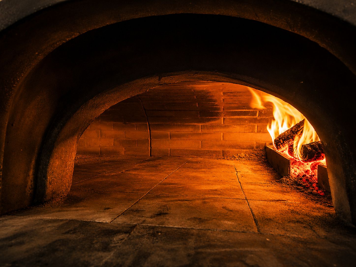 Le four à bois du restaurant Dalla Nonna